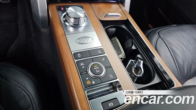 Land Rover Range Rover (IV) 4.4 SDV8 AB LWB DIESEL 2019 — фото 9