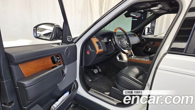 Land Rover Range Rover (IV) 4.4 SDV8 AB LWB DIESEL 2019 — фото 10