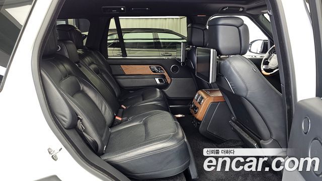 Land Rover Range Rover (IV) 4.4 SDV8 AB LWB DIESEL 2019 — фото 12