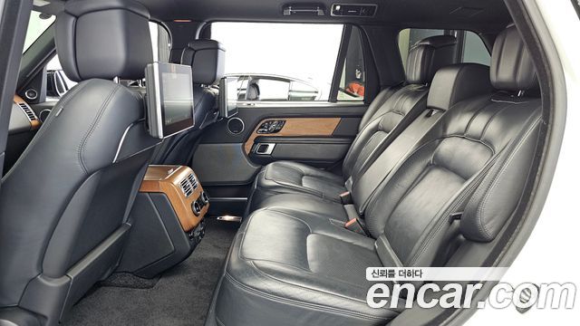 Land Rover Range Rover (IV) 4.4 SDV8 AB LWB DIESEL 2019 — фото 26
