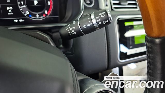 Land Rover Range Rover (IV) 4.4 SDV8 AB LWB DIESEL 2019 — фото 28