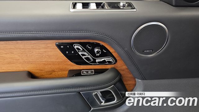 Land Rover Range Rover (IV) 4.4 SDV8 AB LWB DIESEL 2019 — фото 29
