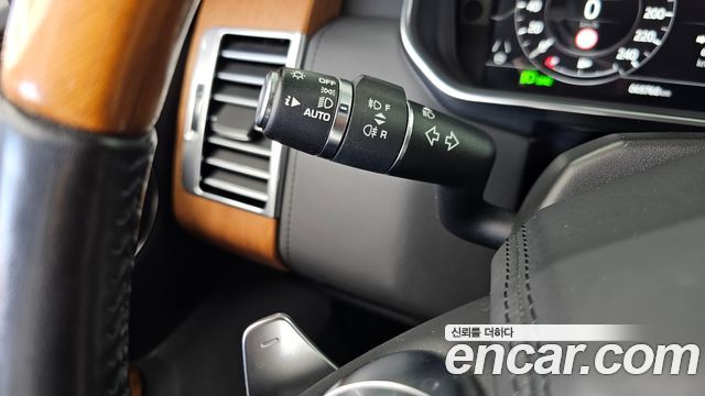 Land Rover Range Rover (IV) 4.4 SDV8 AB LWB DIESEL 2019 — фото 33