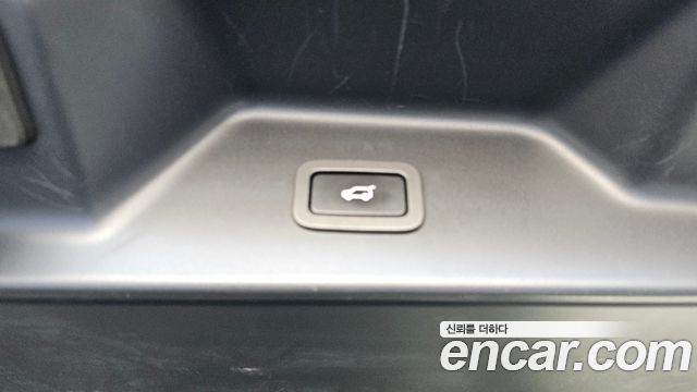 Land Rover Range Rover (IV) 4.4 SDV8 AB LWB DIESEL 2019 — фото 34