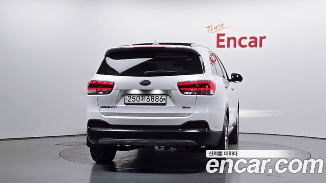 Kia Sorento Diesel 2.0 2WD Noblesse Special 2016 — фото 4
