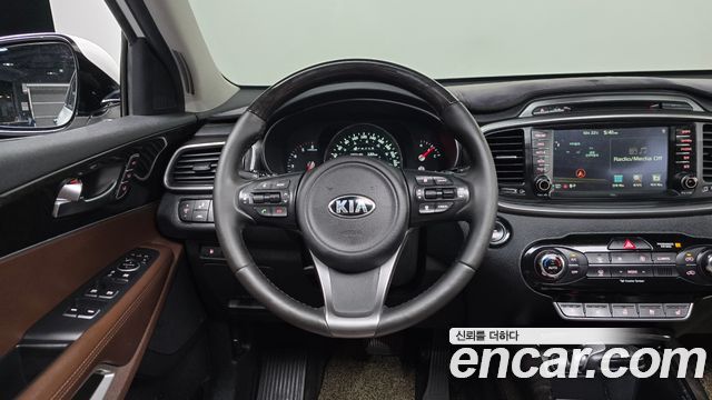 Kia Sorento Diesel 2.0 2WD Noblesse Special 2016 — фото 12