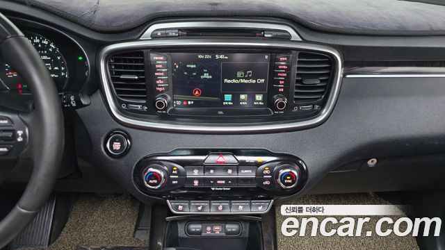 Kia Sorento Diesel 2.0 2WD Noblesse Special 2016 — фото 13