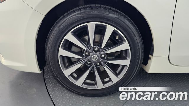 Nissan Altima 2.5 L33 2017 — фото 5