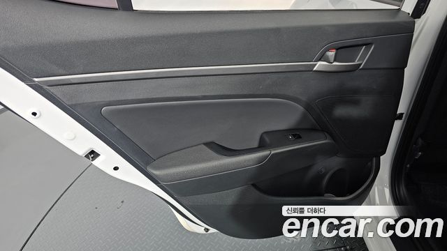 Hyundai Avante (AD) 1.6 GDI Value Plus 2018 — фото 25