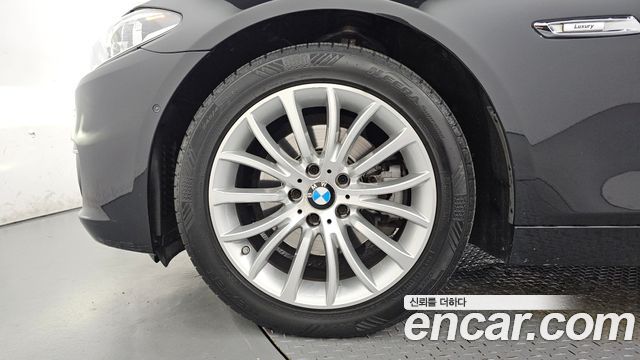 BMW 5 Series (F10) 528i xDrive Luxury 2015 — фото 5