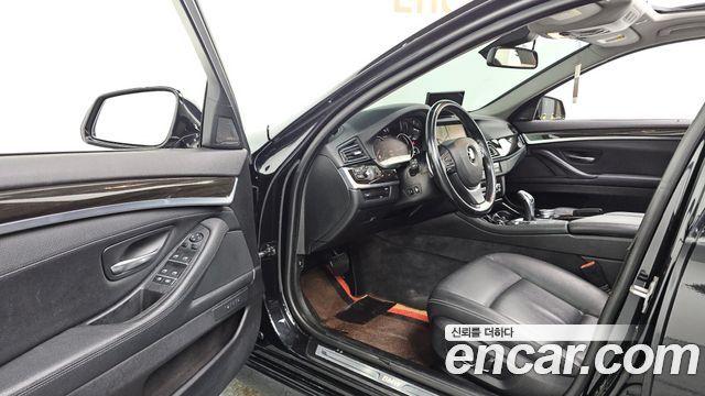 BMW 5 Series (F10) 528i xDrive Luxury 2015 — фото 10