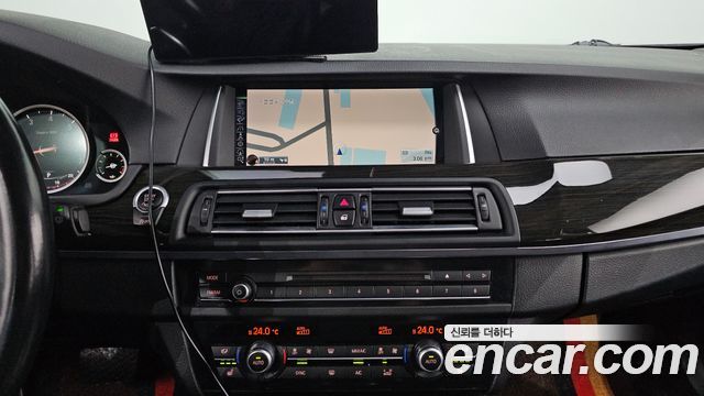 BMW 5 Series (F10) 528i xDrive Luxury 2015 — фото 13