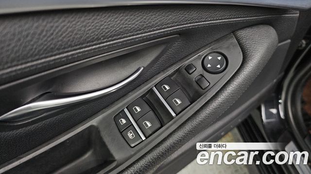 BMW 5 Series (F10) 528i xDrive Luxury 2015 — фото 16