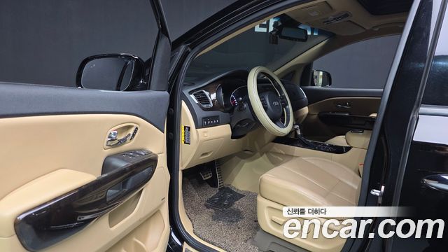 Kia Carnival 9-Seater Noblesse Special 2020 — фото 10