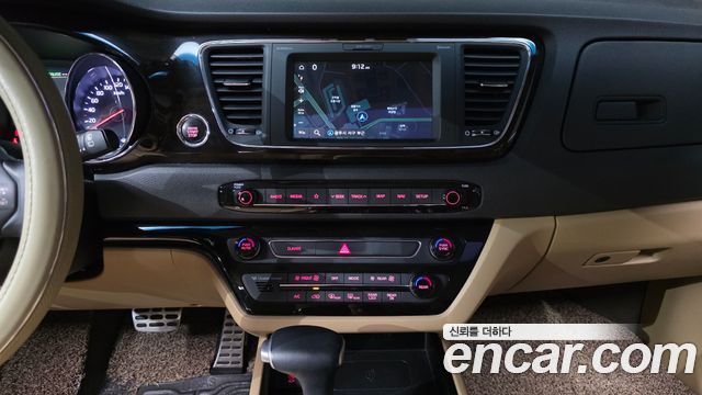 Kia Carnival 9-Seater Noblesse Special 2020 — фото 18