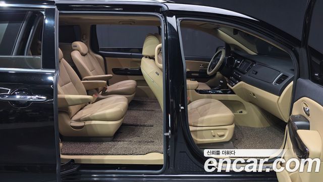 Kia Carnival 9-Seater Noblesse Special 2020 — фото 32
