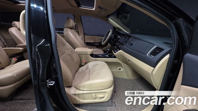 Kia Carnival 9-Seater Noblesse Special 2020 — фото 35