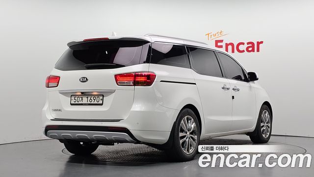 Kia Carnival 9-seater Prestige 2018 — фото 2