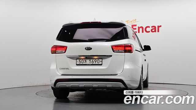 Kia Carnival 9-seater Prestige 2018 — фото 4
