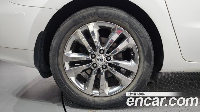 Kia Carnival 9-seater Prestige 2018 — фото 5