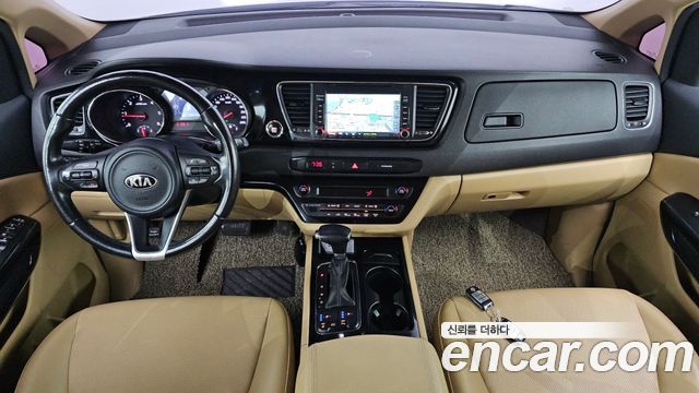 Kia Carnival 9-seater Prestige 2018 — фото 7