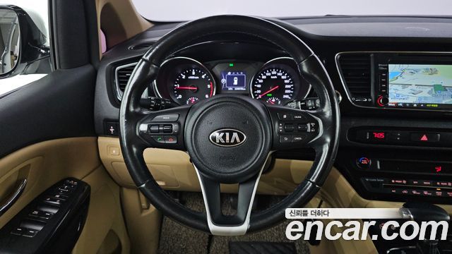 Kia Carnival 9-seater Prestige 2018 — фото 12