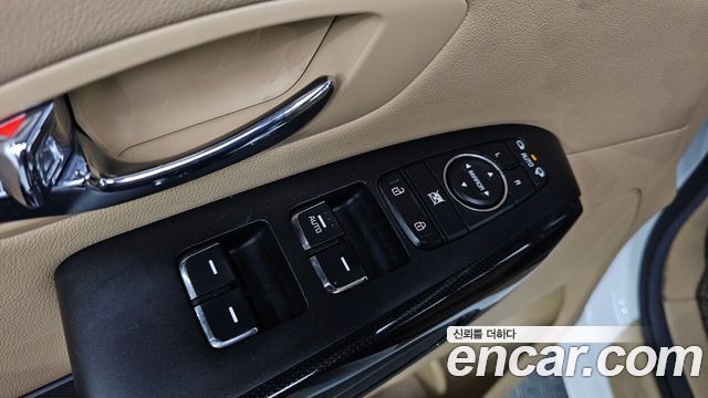 Kia Carnival 9-seater Prestige 2018 — фото 15