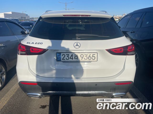 Mercedes-Benz GLA-Class (H247) GLA220 2021 — фото 4