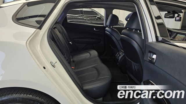 Kia K5 (II) 2.0 MX Prestige 2016 — фото 11