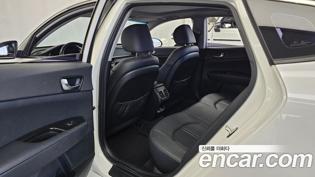 Kia K5 (II) 2.0 MX Prestige 2016 — фото 12