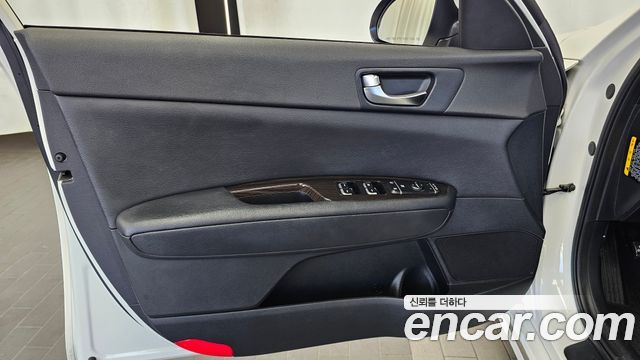 Kia K5 (II) 2.0 MX Prestige 2016 — фото 24