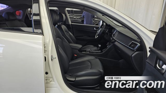 Kia K5 (II) 2.0 MX Prestige 2016 — фото 26