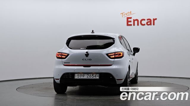 Renault Korea Clio Intens Panoramic 2019 — фото 4