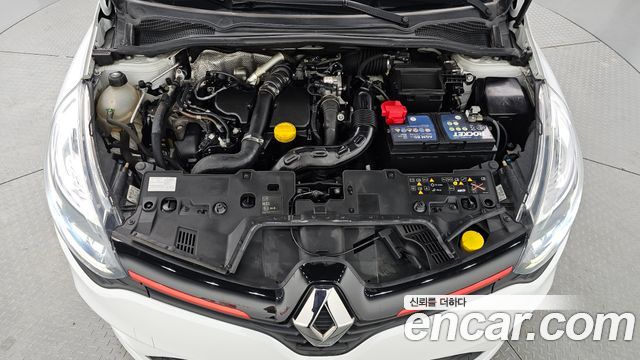 Renault Korea Clio Intens Panoramic 2019 — фото 6