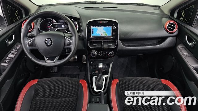 Renault Korea Clio Intens Panoramic 2019 — фото 7