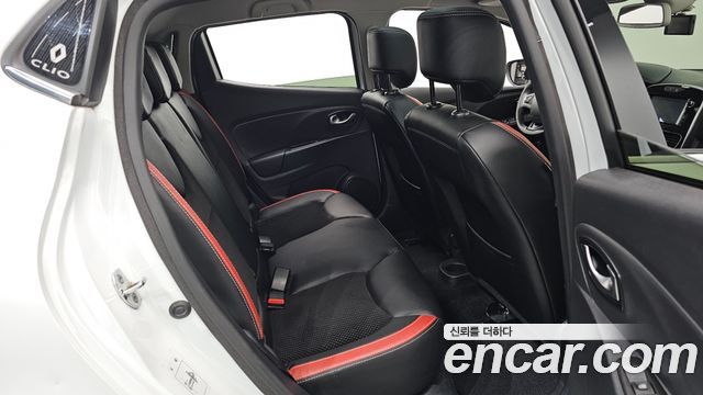 Renault Korea Clio Intens Panoramic 2019 — фото 12