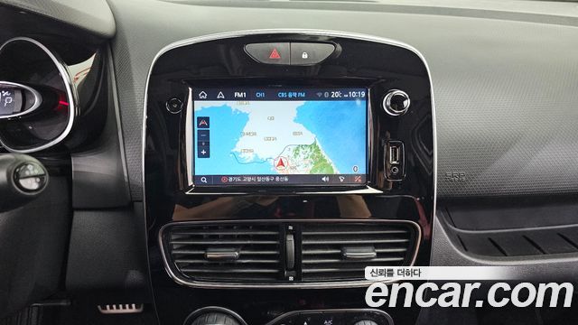 Renault Korea Clio Intens Panoramic 2019 — фото 14
