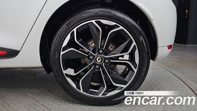 Renault Korea Clio Intens Panoramic 2019 — фото 21