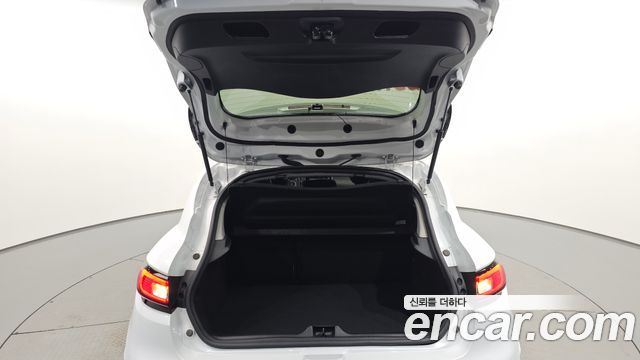 Renault Korea Clio Intens Panoramic 2019 — фото 31