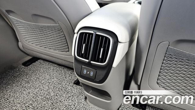 Hyundai Ioniq 6 Long Range Exclusive + 2023 — фото 23