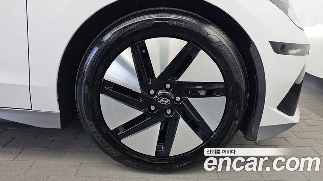 Hyundai Ioniq 6 Long Range Exclusive + 2023 — фото 27