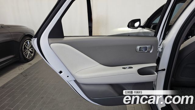 Hyundai Ioniq 6 Long Range Exclusive + 2023 — фото 31