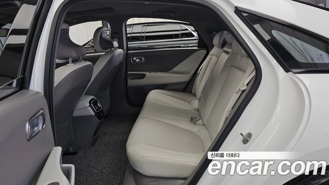 Hyundai Ioniq 6 Long Range Exclusive + 2023 — фото 32