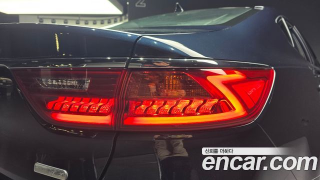 Kia K7 Hybrid Noblesse Special 2018 — фото 23
