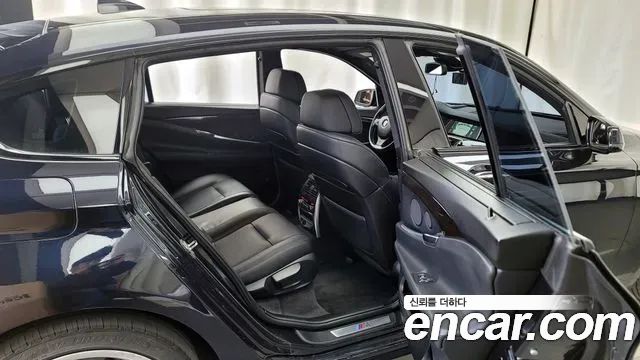 BMW 5 Series GT (F07) GT 50i xDrive 2012 — фото 16