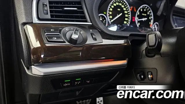 BMW 5 Series GT (F07) GT 50i xDrive 2012 — фото 20