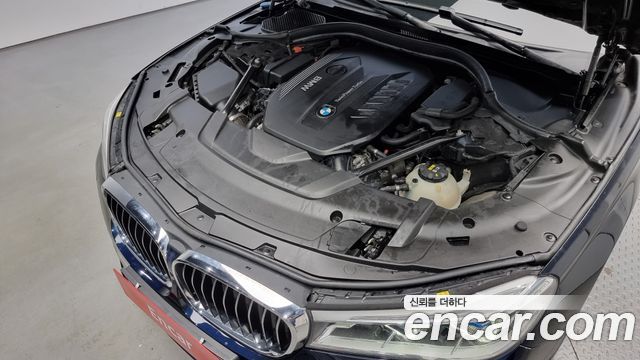 BMW 7 Series (G11) 740d xDrive M Sport 2017 — фото 6