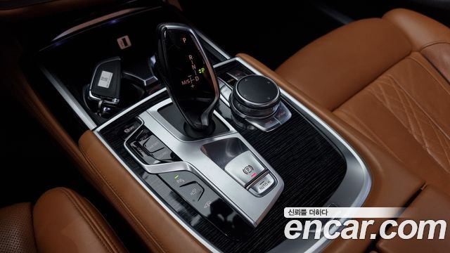 BMW 7 Series (G11) 740d xDrive M Sport 2017 — фото 9