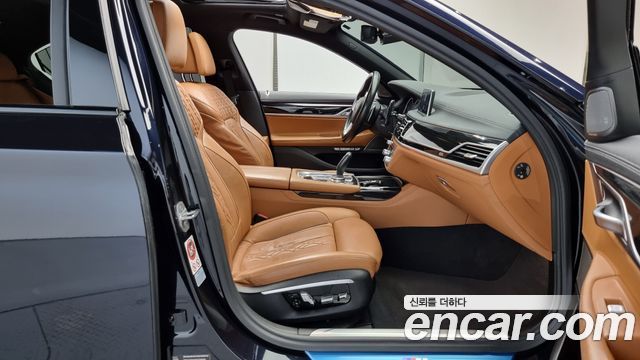 BMW 7 Series (G11) 740d xDrive M Sport 2017 — фото 10