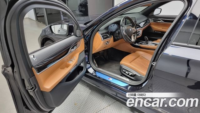 BMW 7 Series (G11) 740d xDrive M Sport 2017 — фото 11